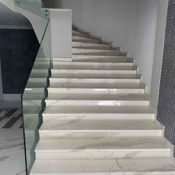 CASA PORTORO ESCADA1 JPG