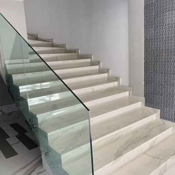 CASA PORTORO ESCADA2 JPG